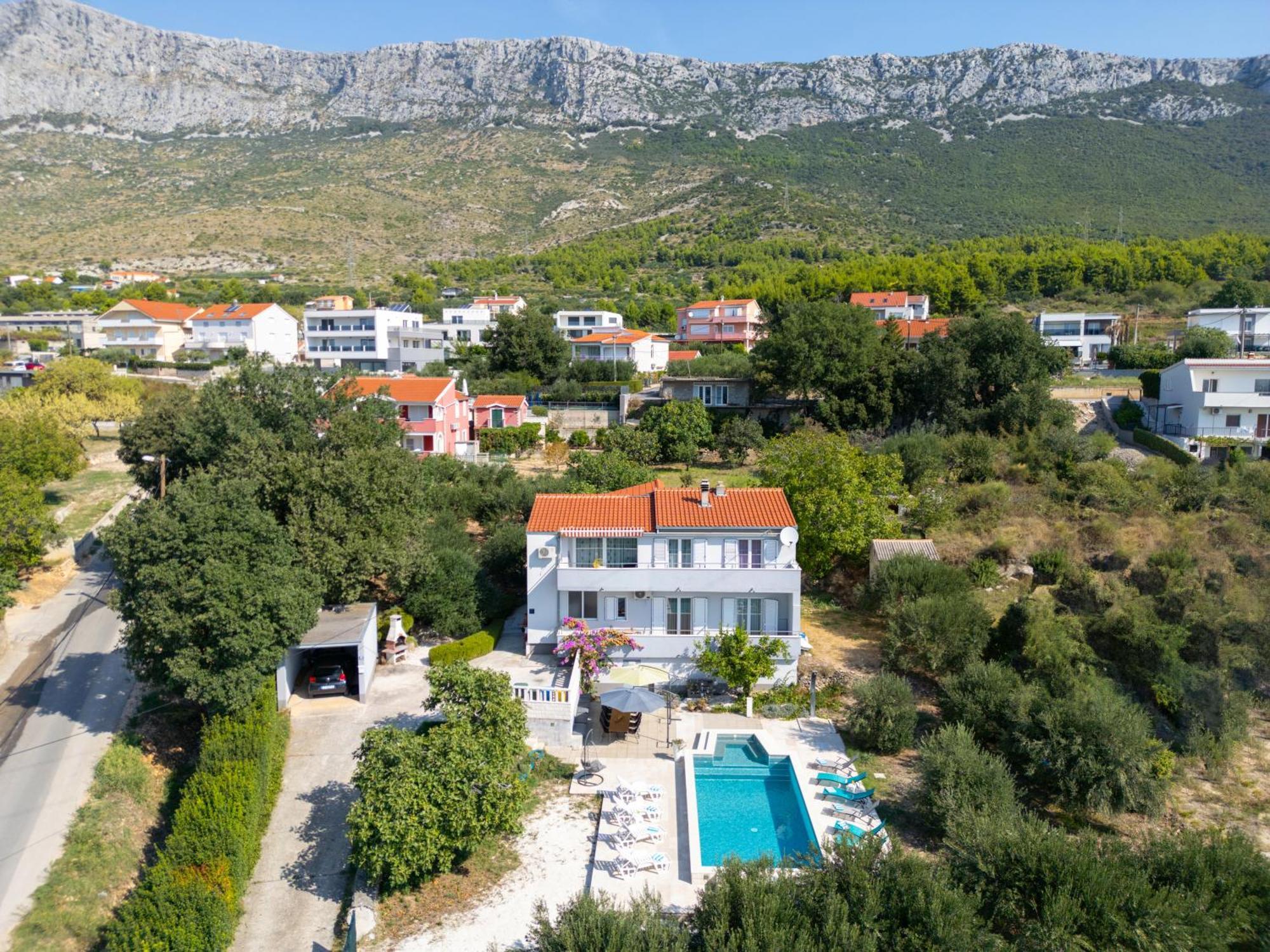 Casa Felice Apartments-Holiday Home Каштела Экстерьер фото
