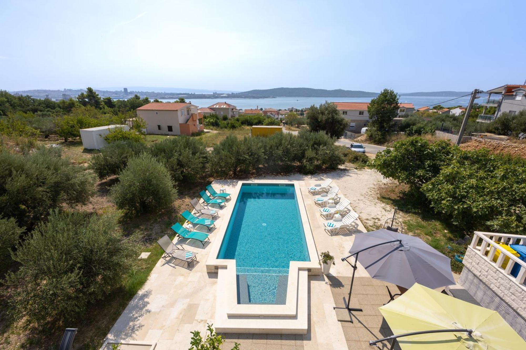 Casa Felice Apartments-Holiday Home Каштела Экстерьер фото