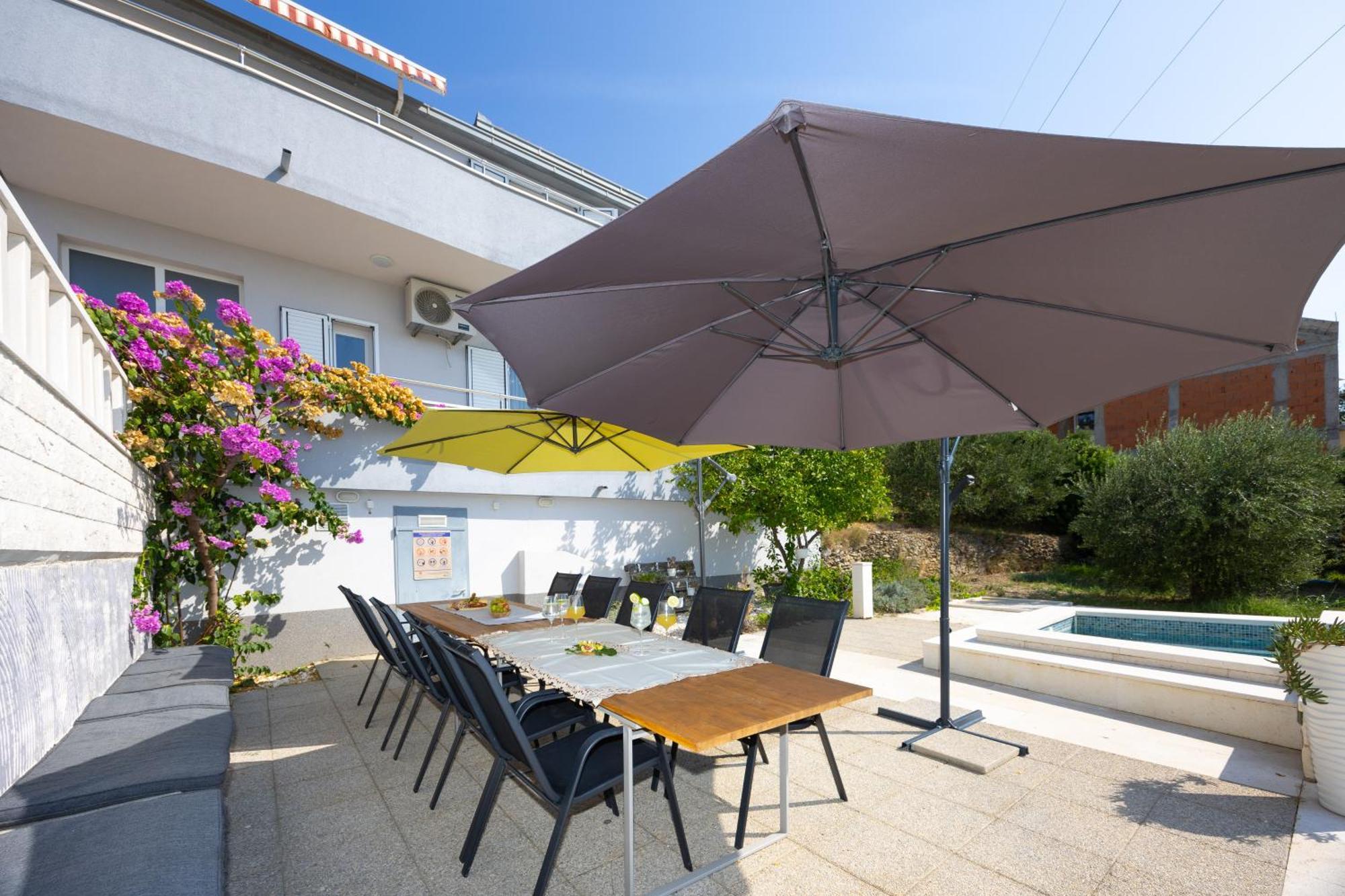 Casa Felice Apartments-Holiday Home Каштела Экстерьер фото