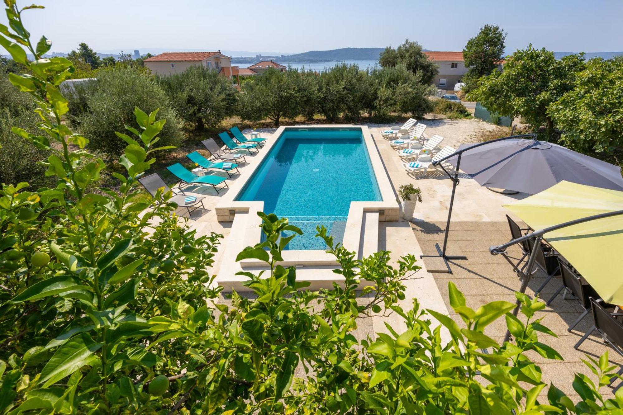 Casa Felice Apartments-Holiday Home Каштела Экстерьер фото